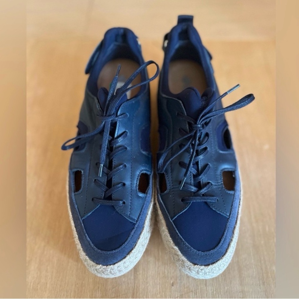 Pajar Navy Espadrille shoes,sneaker-style leather upper and a traditional rope